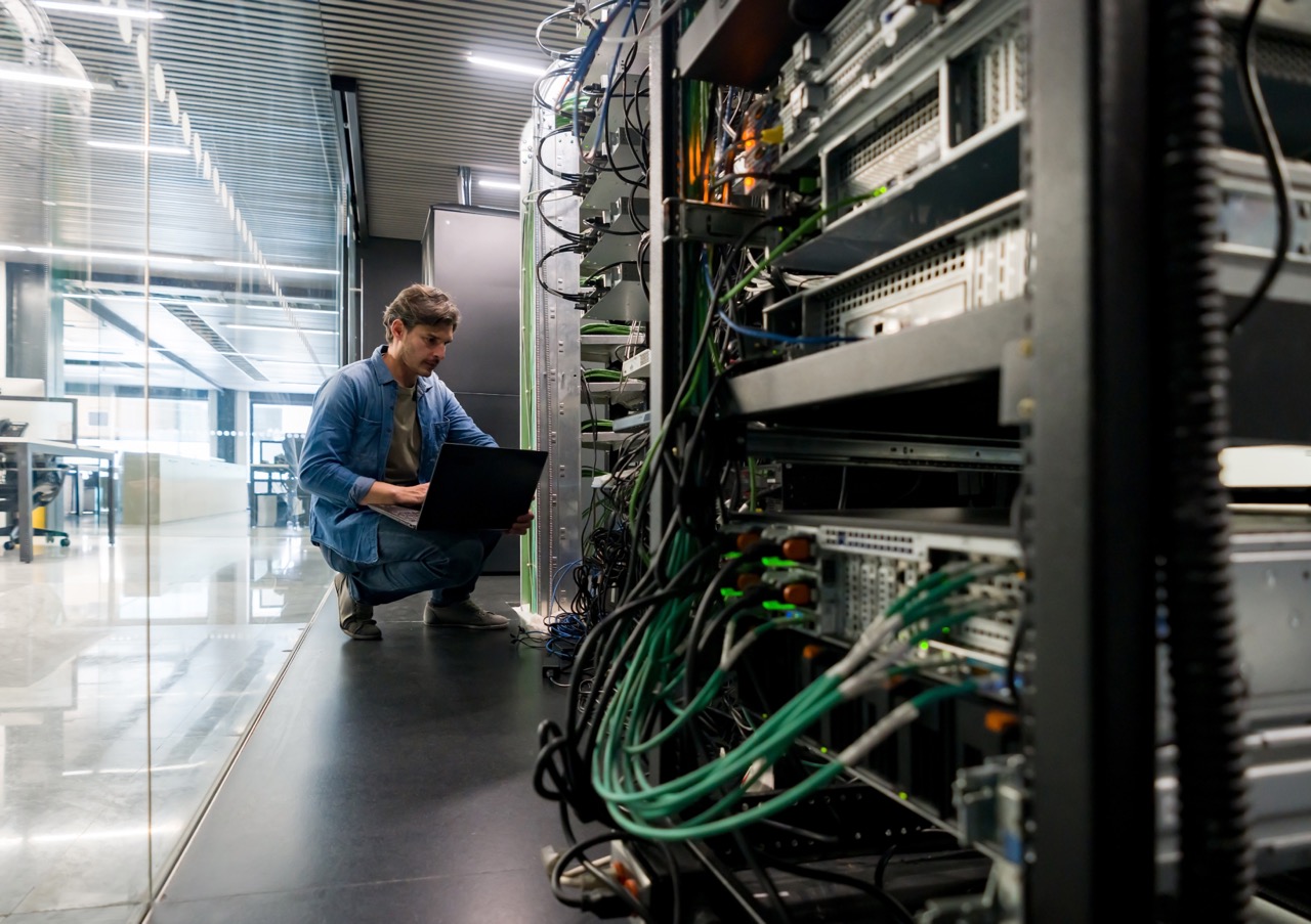 Senior Data Center Engineer